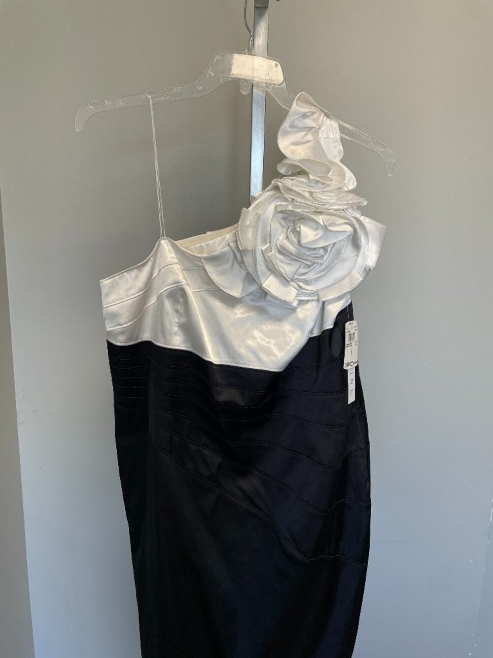 Niteline One Shoulder Dress Size 18 White Black Colorblock NWT